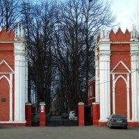 Въездные ворота в усадьбу Михалково :: Алла Захарова