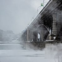 Октябрьский мост :: Александр Поздняков
