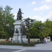 Памятник Екатерине II в Симферополе. :: Анатолий Грачев