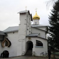 Никольская башня с надвратной церковью Николы Ратного. :: Ирина ***