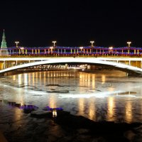 огни Москвы с луной :: Олег Лукьянов