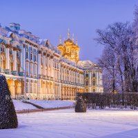 Сиреневый свет у Дворца :: Юлия Батурина