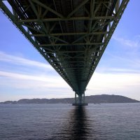 Под животом моста Akashi Kaikyo, Кобе, Япония :: Иван Литвинов