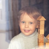 Портрет ребенка сквозь окно :: Наталья Преснякова