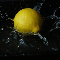 Лимон и брызги :: Наталья Ильичёва