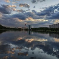 Уже теплый вечер на пруду :: Андрей Лукьянов