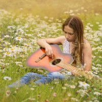 Девочка с гитарой :: Любовь Гулина