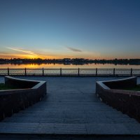 рассвет на Волжской набережной :: Дмитрий Николаев