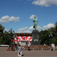 Пушкин на площади Пушкина :: Валерий 