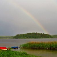 Гроза и радуга на озере :: Ольга Митрофанова