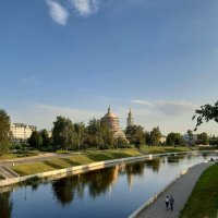 Вид на реку и храм :: Николай Филоненко 