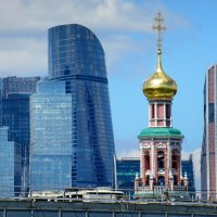 Московские архитектурные контрасты :: Александр Чеботарь