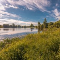 Июльским утром на реке Дубне. :: Виктор Евстратов