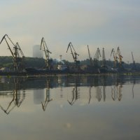Северный речной порт :: Юрий Моченов