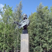 Памятник Айвазовскому :: Вера Щукина