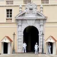 Гвардия Монако в карауле у дворца :: Гала 