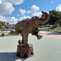 Слон у Рязанского цирка :: Tarka 