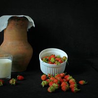 Клубника и молоко. :: Сергей 