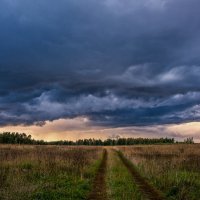 Низко туча... :: Валерий Иванович