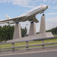 Самолёт-памятник Ту-104Б :: Валерий Иванович