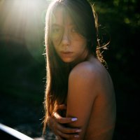 Портрет девушки без белья на фоне солнечного блика :: Lenar Abdrakhmanov