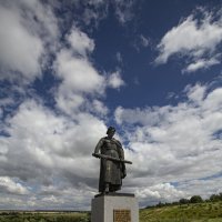 Памятник Дмитрию Донскому в селе Монастырщино :: Светлана Карнаух