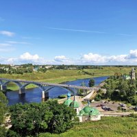 Исторический центр  Старицы  и мост через Волгу :: Евгений Кочуров