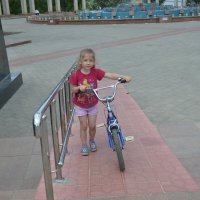 Дети,едут на велосипеде... :: Георгиевич 