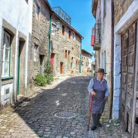 Жительница деревни Монсанто, Португалия. :: Юрий 