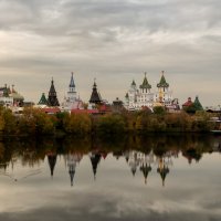 Измайловский Кремль. Золотая осень. :: Надежда Лаптева