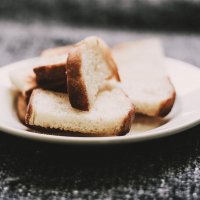 Кусочки хлеба на тарелке. :: Наталья Музычук