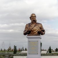 Новый памятник И. Айвазовскому :: Валерий Басыров