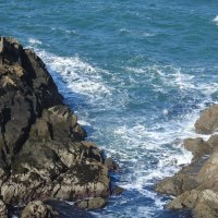 Бурное море и скалы :: Natalia Harries