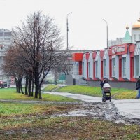 Пятерочка на Волжском :: Сергей Лындин