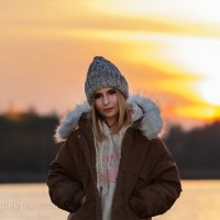 Портретная фото съёмка на закате осени :: Анатолий Клепешнёв