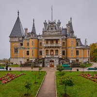Массандровский дворец в Крыму :: юрий затонов