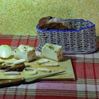 Чёрный хлеб, сало и горчица :: Юрий Гайворонский