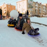 На горке :: Евгений 