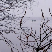 Лодка в тумане.. :: Галина Полина
