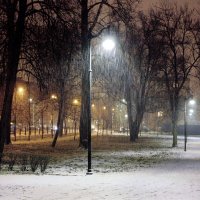 Вечер пятницы. Снег... :: Ирина Румянцева