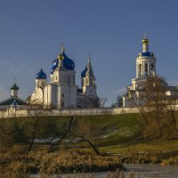 Под стенами монастыря :: Сергей Цветков