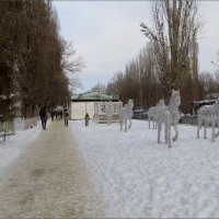 Новогодние кони в моём городе :: Татьяна Смоляниченко