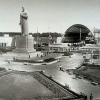 Памятник Сталину на ВСХВ (ВДНХ), 1947 год :: владимир 