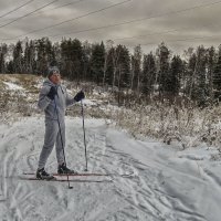На лыжной прогулке :: Сергей Цветков