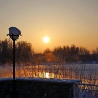 Зимний  рассвет. :: Vladimir Semenchukov