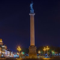 Ночь на Дворцовой площади. :: Сергей 
