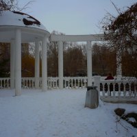 Ротонда в снегу :: Валентин Семчишин