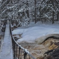 Висячий мост через Рускелку :: Лариса Крышталь 