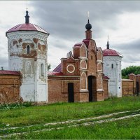 Главный вход в монастырь :: Влад Чуев