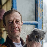 Коллега по работе и его кот :: Александр Леонов